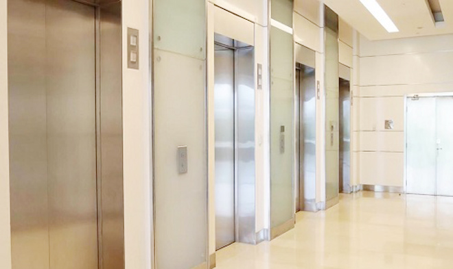 北京财富中心电梯间